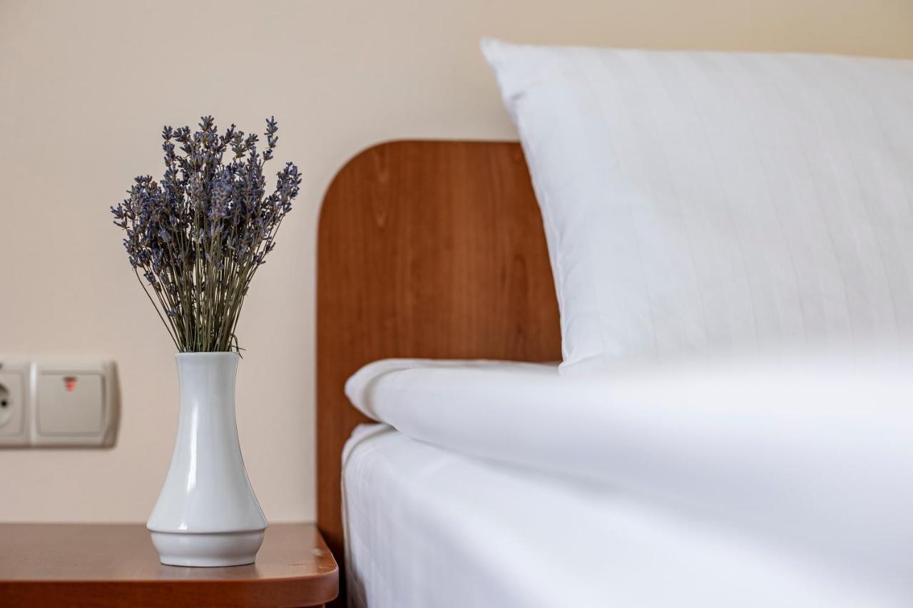 Hotel Galaktika Vynnyky Eksteriør billede