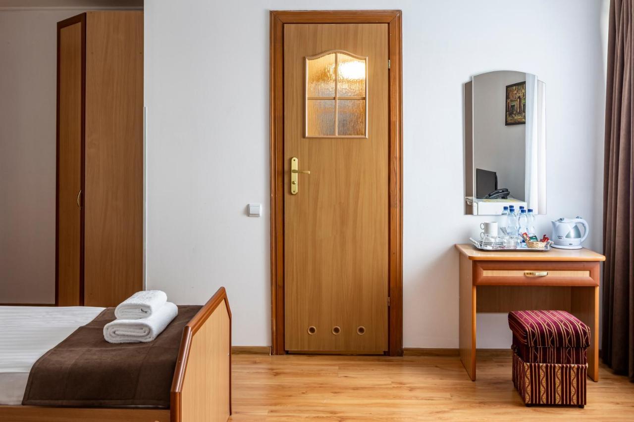 Hotel Galaktika Vynnyky Eksteriør billede